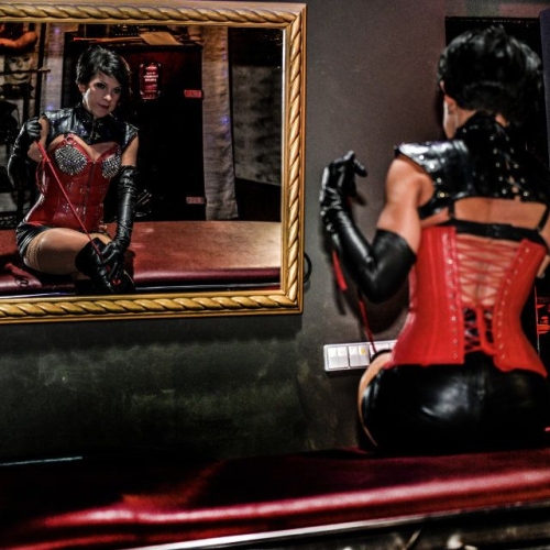 Lady Dana - Foto 16 von 77