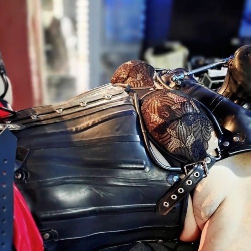 Latex Ästhetik - Foto 23 von 23