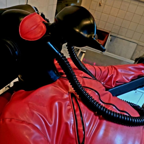 Latex Ästhetik - Foto 20 von 23