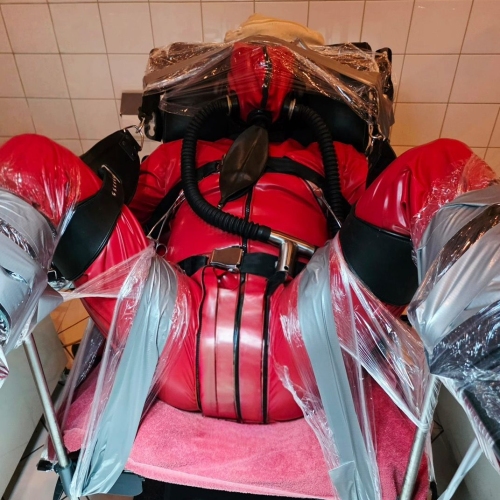 Latex Ästhetik - Foto 12 von 23