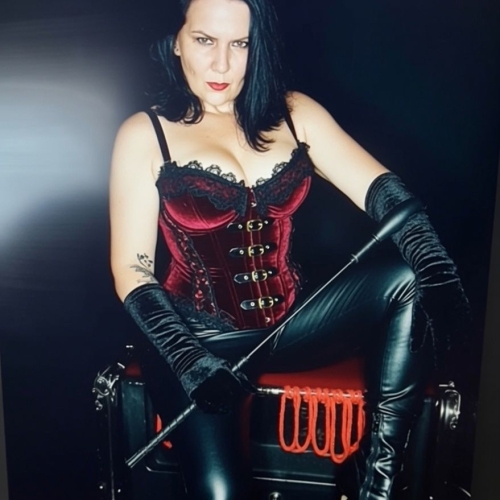 Miss Shiva Bitch - Foto 3 von 29